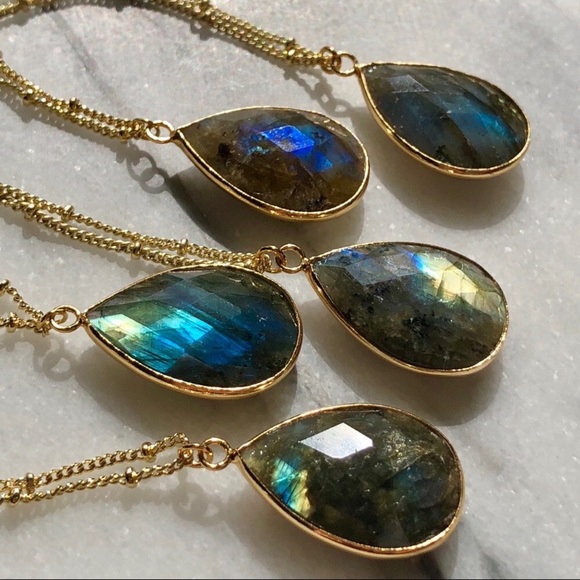 Estrella & Luna Jewelry - ❗️LAST❗️Labradorite “Nebula” Pendant